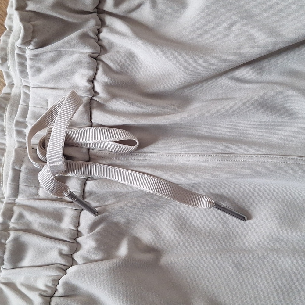 Rare Lululemon Team Canada Olympics pants - Picture 5 of 7